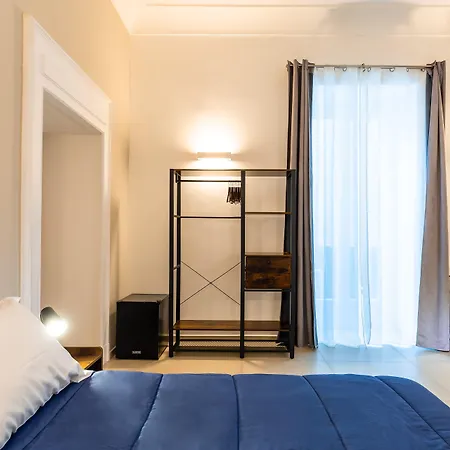 Konukevi Residenza Partanna By Napoliapartments